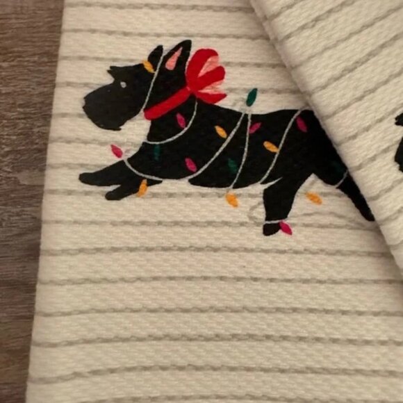NWT Kate Spade 2PCK Kitchen Towel, Christmas Dog - Picture 2 of 6